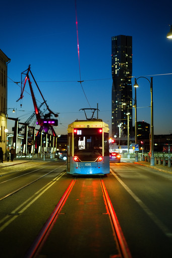 The same frame rendered with the OMR Chrome slide stock